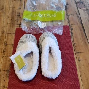 Memory Foam Ladies Slippers Size Small (5-6)